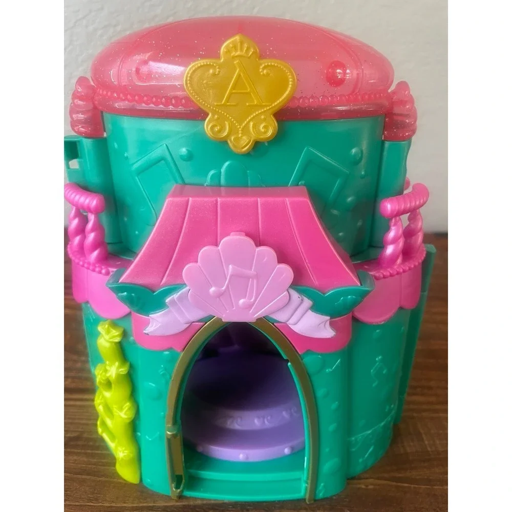 2011 Mattel‎ Polly Pocket